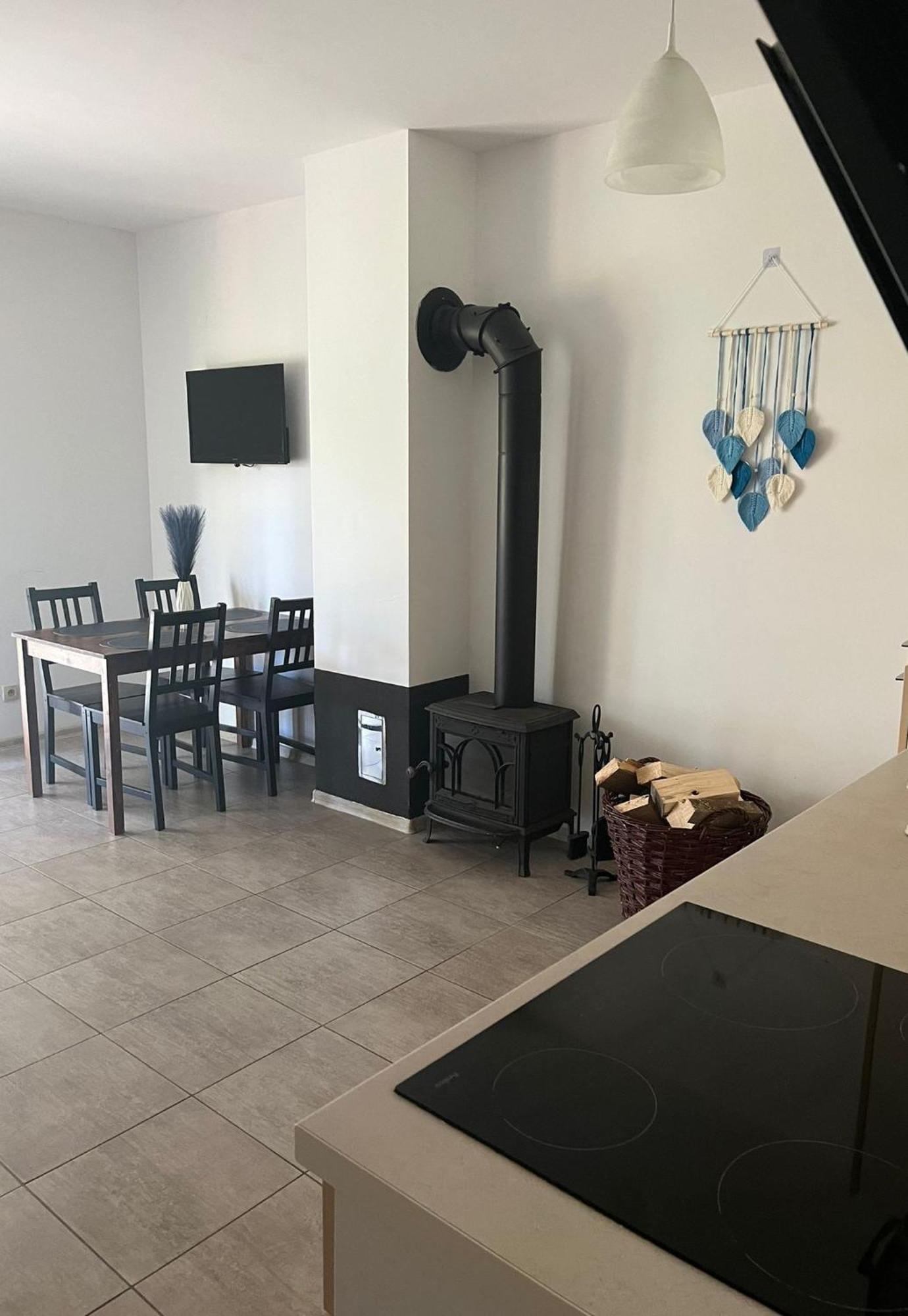 Apartamenty Adrenja รอวี ภายนอก รูปภาพ